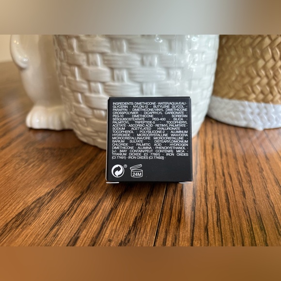 NARS Soft Matte Complete Concealer Color Crème Brûlée NWT - Picture 3 of 7